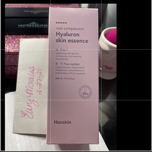 Hanskin hyaluron skin essence